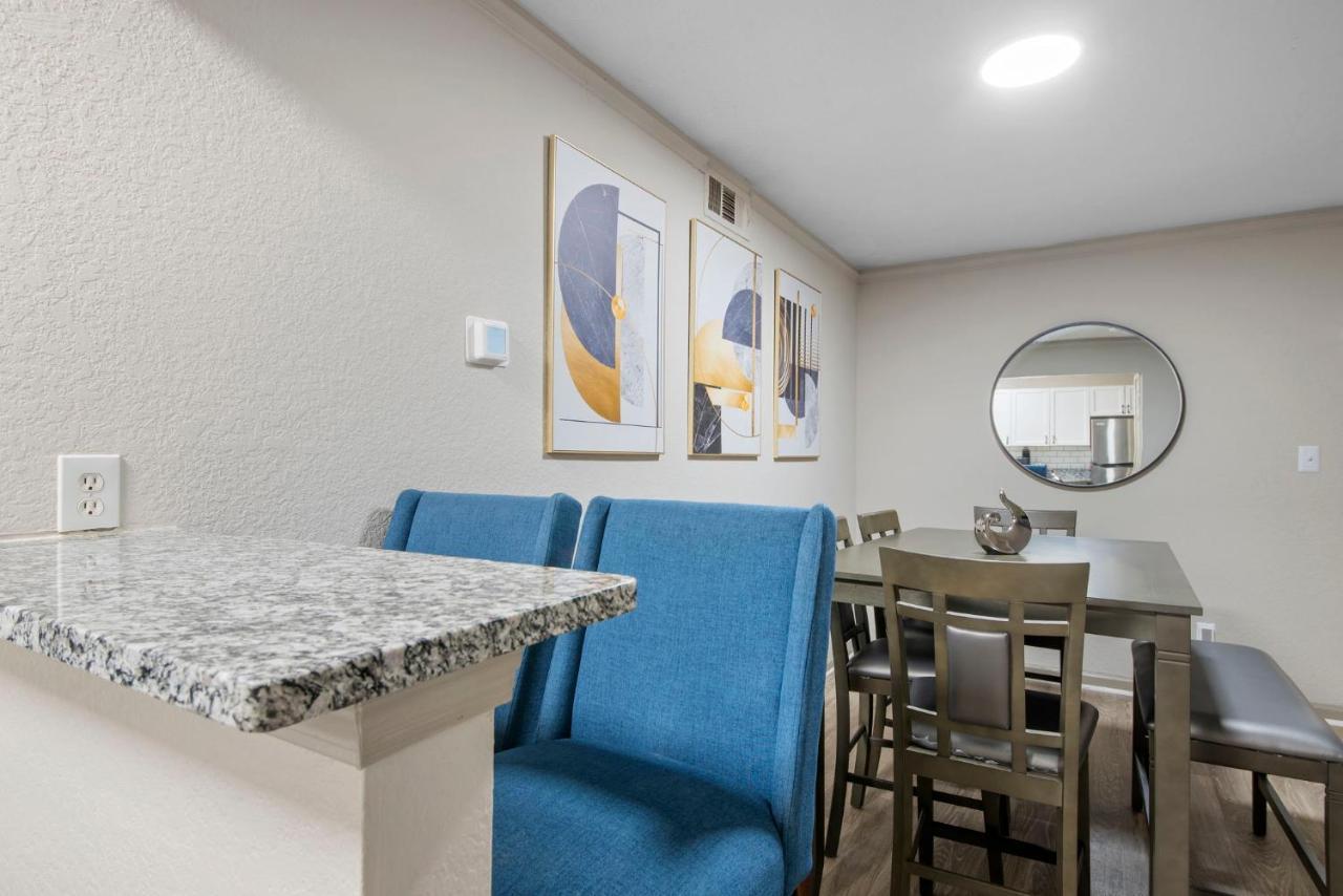 Truist Park Comfort Stays Атланта Экстерьер фото